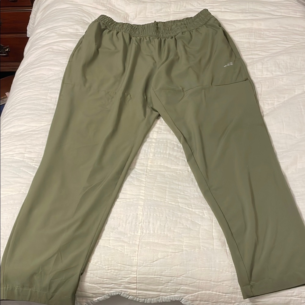Green Elastic Waist Joggers for Casual Comfort